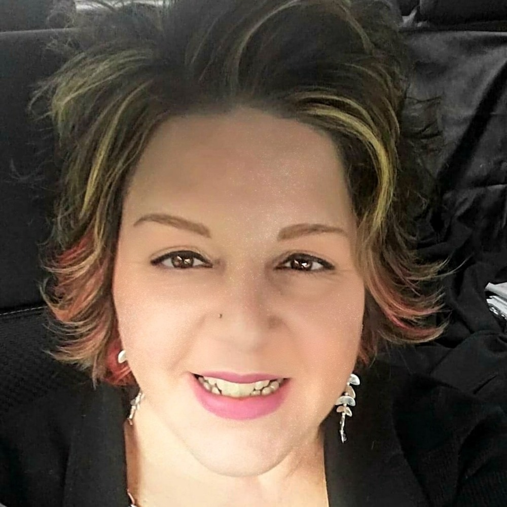 Meet your Posher, Laura